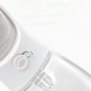 Botella-de-agua-2-en-1-para-perros-blanco-cierre