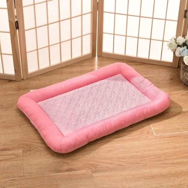 esterilla refrescante para perros y gatos rosa