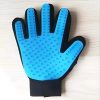 Guantes-de-aseo-para-gatos-azul-cielo-derecha