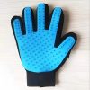 Guantes-de-aseo-para-mascotas-azul-cielo-derecha