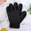 Guantes-de-aseo-para-mascotas-negro-derecha