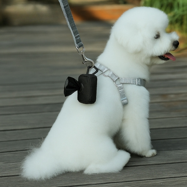 dispensador-de-bolsas-negro-para-perro-presentación